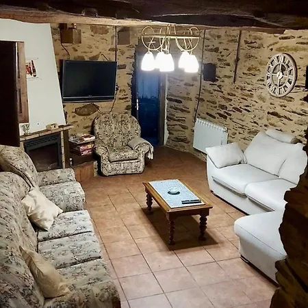 Holiday home Bierzo Encantado Valle de Finolledo